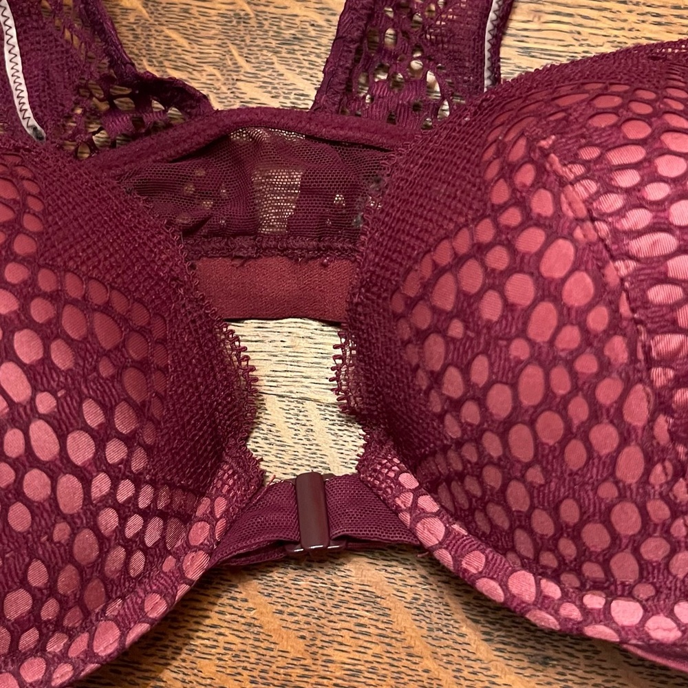 Victoria Secret Bombshell bra. - Picture 3 of 12
